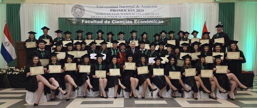 44 nuevos profesionales se gradúan en la FCE-UNA, Filial Villarrica