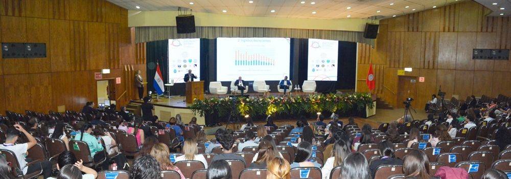La FCE cierra con destacada participación en el Congreso Nacional de Salud Pública