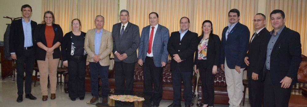 Visita académica del Rector de la Universidad Austral de Chile a la FCE-UNA