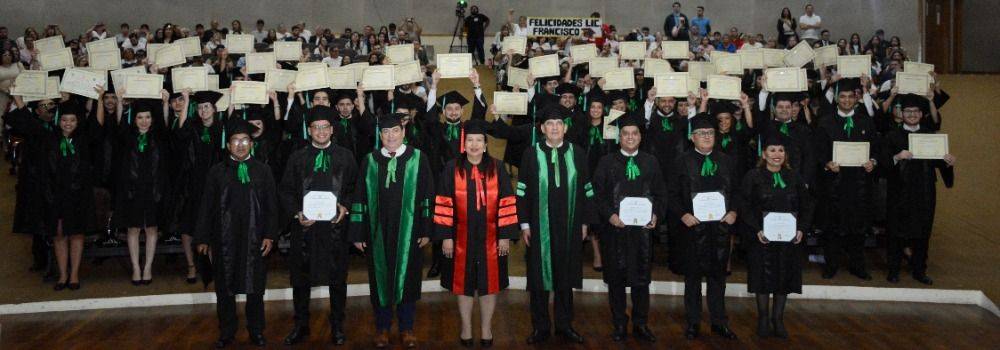 FCE UNA lanza al mercado laboral 103 nuevos Administradores